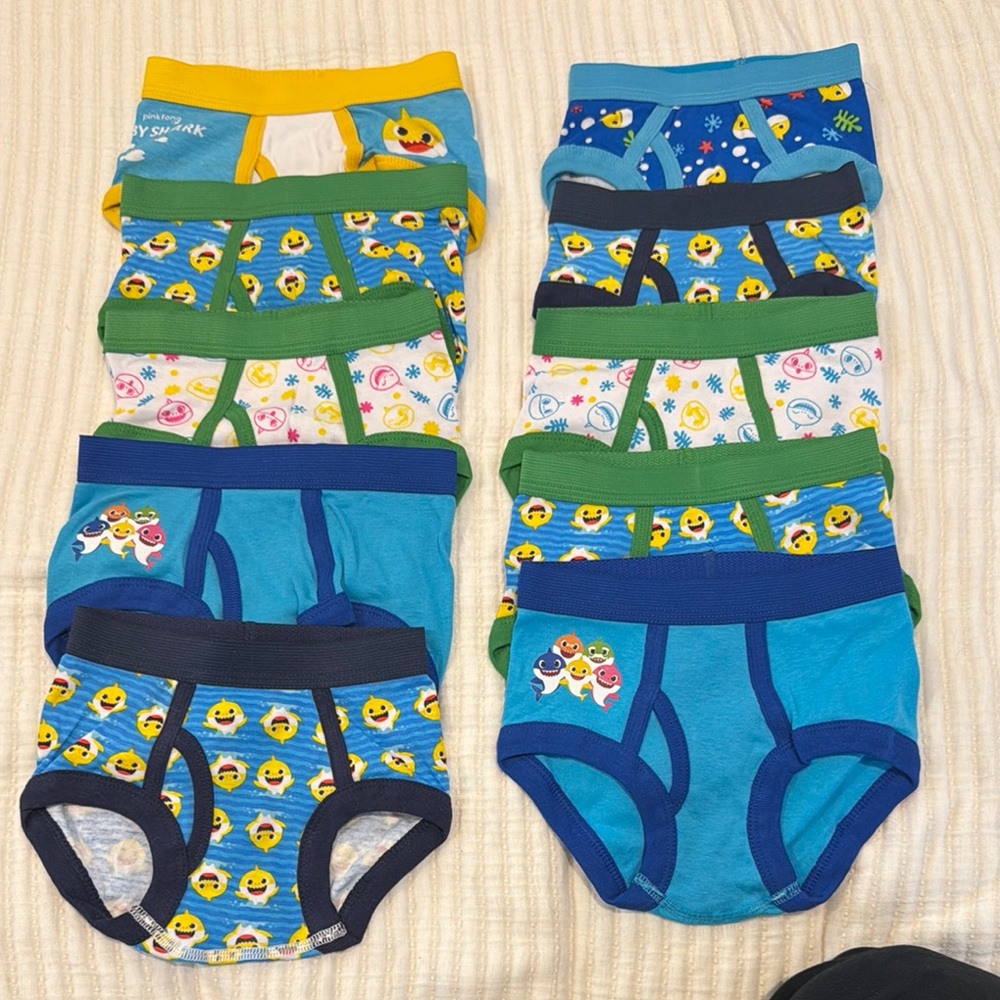 Kids BabyShark Underwear 10 Pairs - Blue and Green NEW WITHOUT TAGS